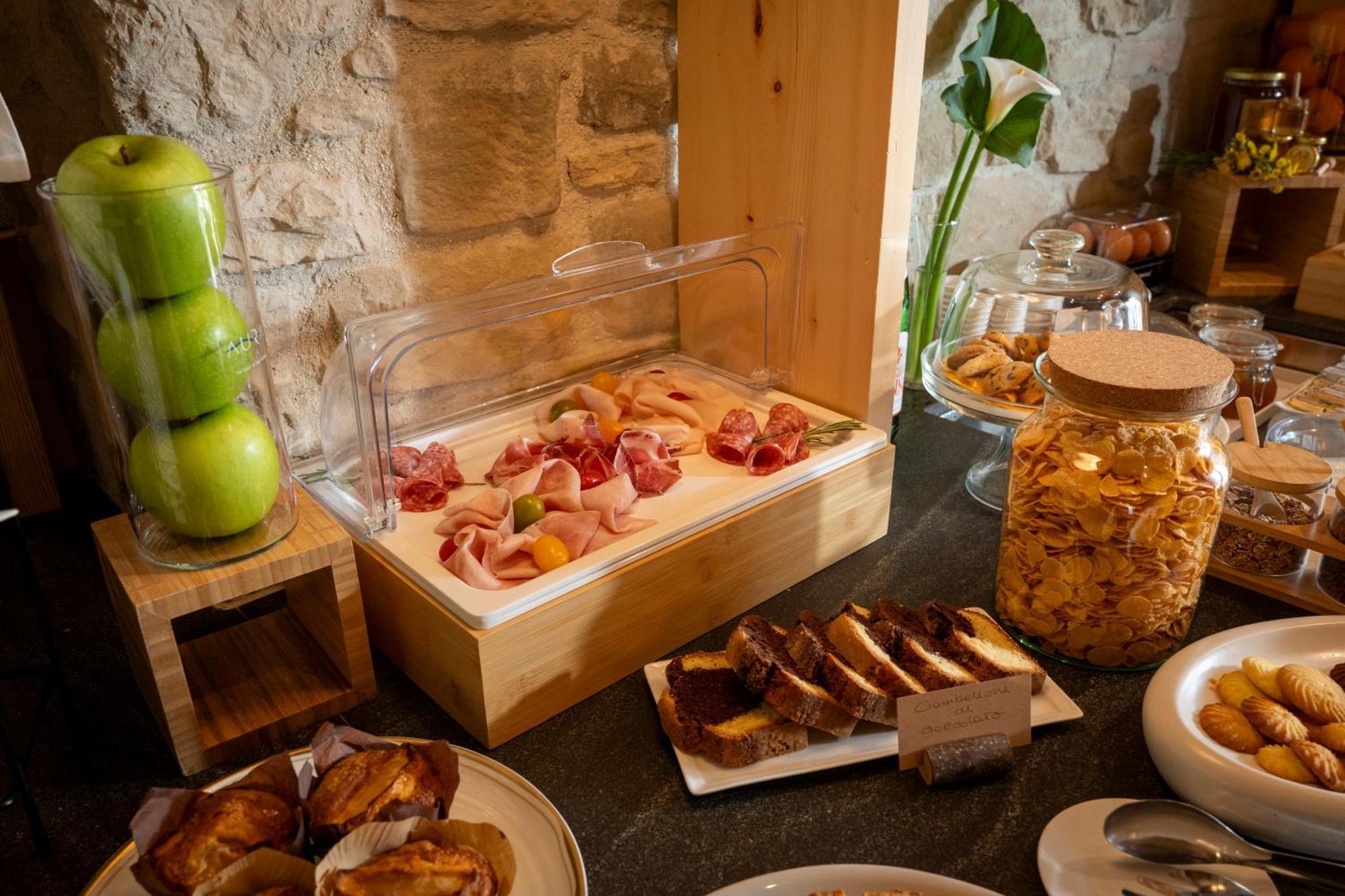 Aura Relais Hotel Urbino Buitenkant foto